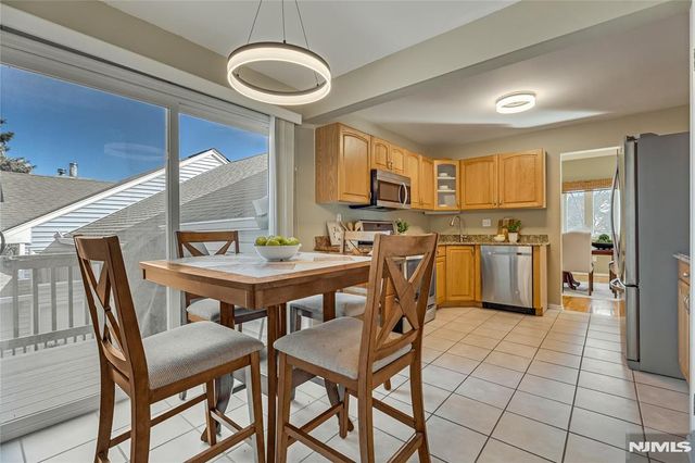 4 Currey Lane 223, West Orange, NJ 07052