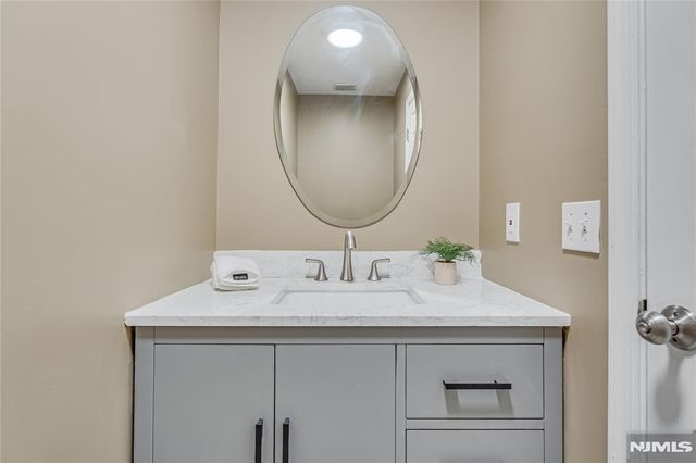 4 Currey Lane 223, West Orange, NJ 07052