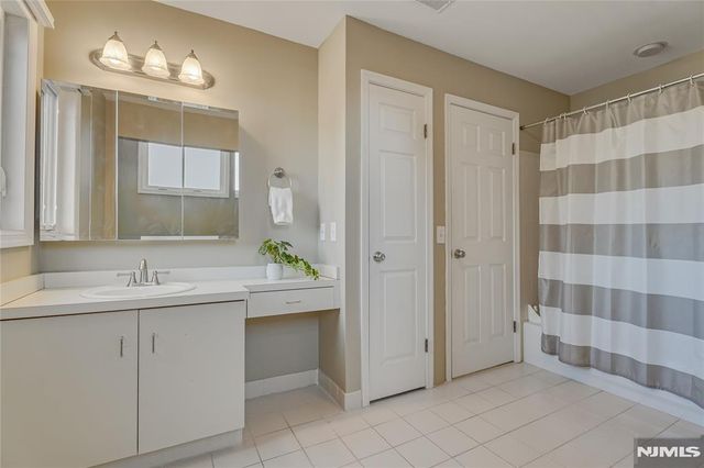 4 Currey Lane 223, West Orange, NJ 07052