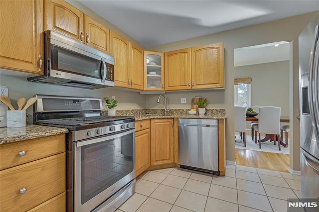 4 Currey Lane 223, West Orange, NJ 07052