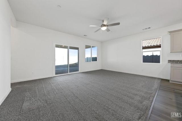 7901 Blueberry Avenue, Bakersfield, CA 93313