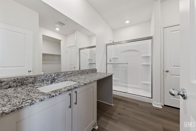 7901 Blueberry Avenue, Bakersfield, CA 93313