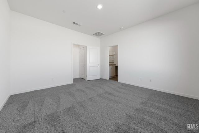 7901 Blueberry Avenue, Bakersfield, CA 93313