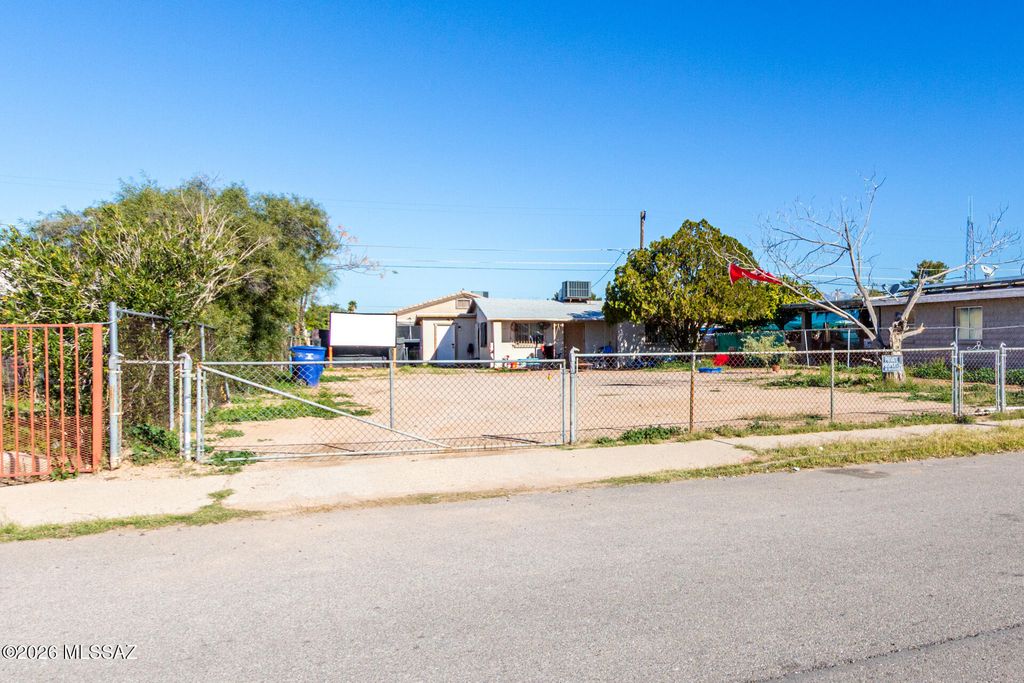 244 W Missouri Street, Tucson, AZ 85714