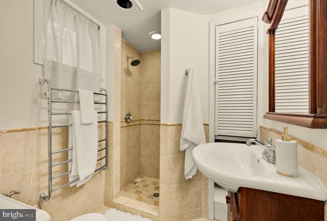 9409 WOODLAND DR, Silver Spring, MD 20910