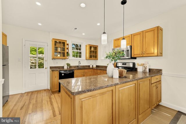 9409 WOODLAND DR, Silver Spring, MD 20910
