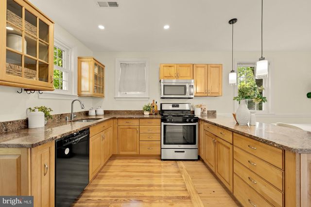 9409 WOODLAND DR, Silver Spring, MD 20910