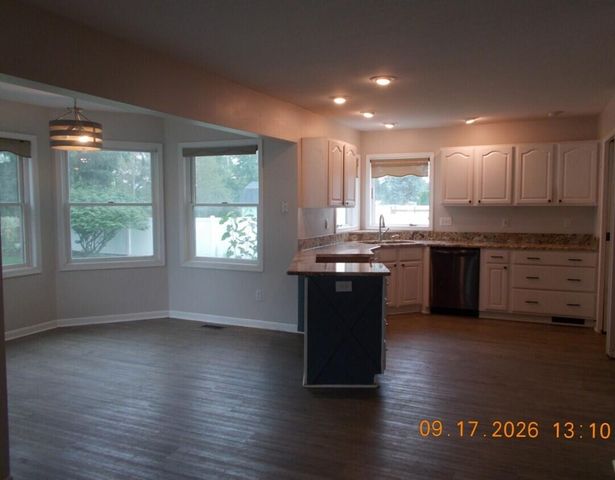 1552 Dazarow Drive, Monroe, MI 48162
