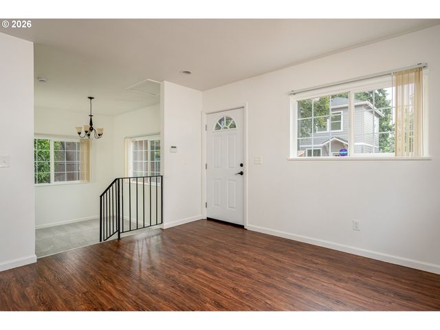 12106 Se Market St, Portland, OR 97216