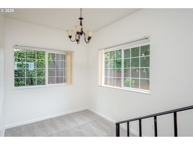 12106 Se Market St, Portland, OR 97216