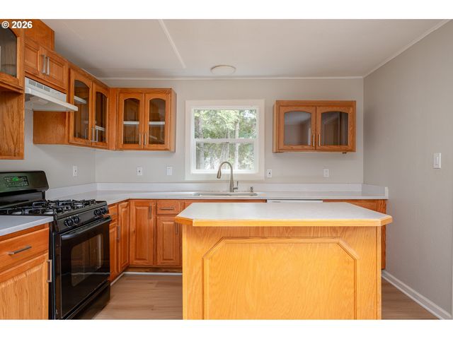 12106 Se Market St, Portland, OR 97216