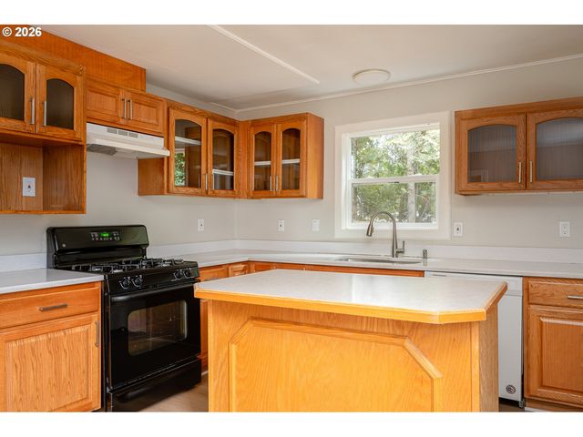 12106 Se Market St, Portland, OR 97216