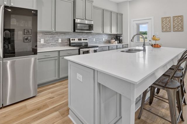 7206 Treaty Oaks Boulevard, Granbury, TX 76048