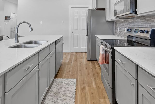 7206 Treaty Oaks Boulevard, Granbury, TX 76048