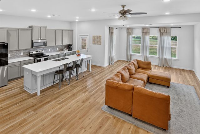 7206 Treaty Oaks Boulevard, Granbury, TX 76048