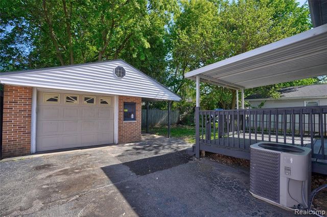 2817 Yale Street, Flint, MI 48503