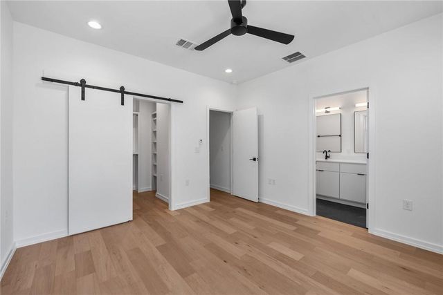 914 Taulbee LN A, Austin, TX 78757