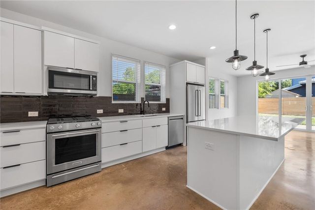 914 Taulbee LN A, Austin, TX 78757
