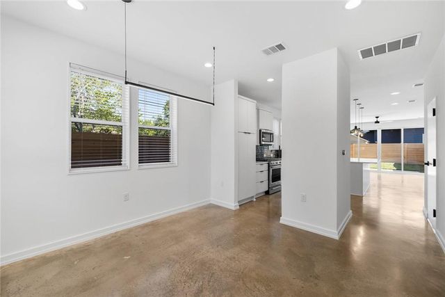 914 Taulbee LN A, Austin, TX 78757