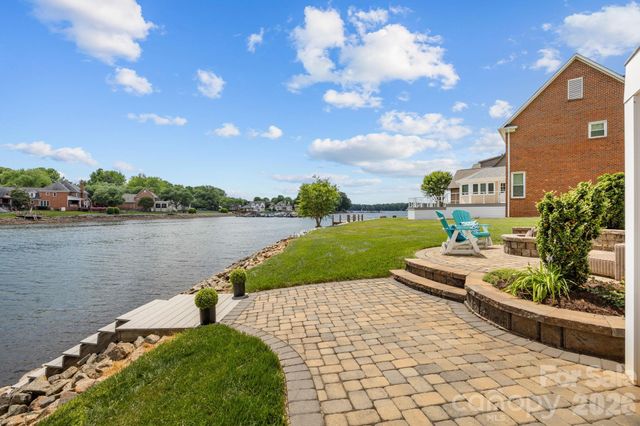 7322 Swansea Lane, Cornelius, NC 28031