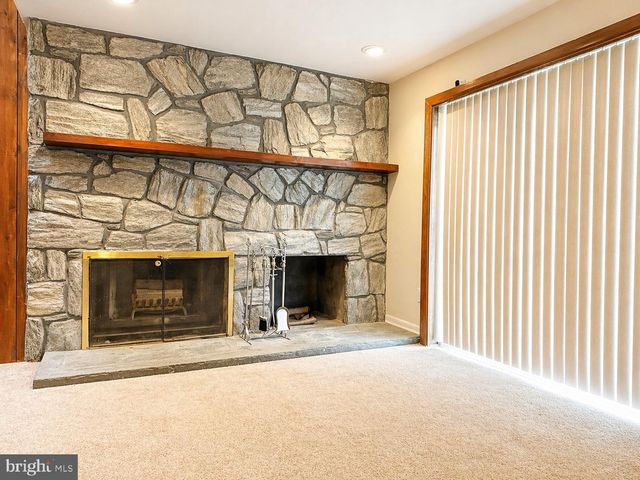 33 WINDSOR MEWS, Cherry Hill, NJ 08002