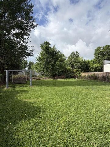 837 Live Oak Street, Westlake, LA 70669
