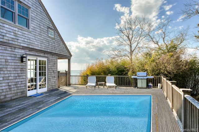 2100 Youngs Road, Orient, NY 11957