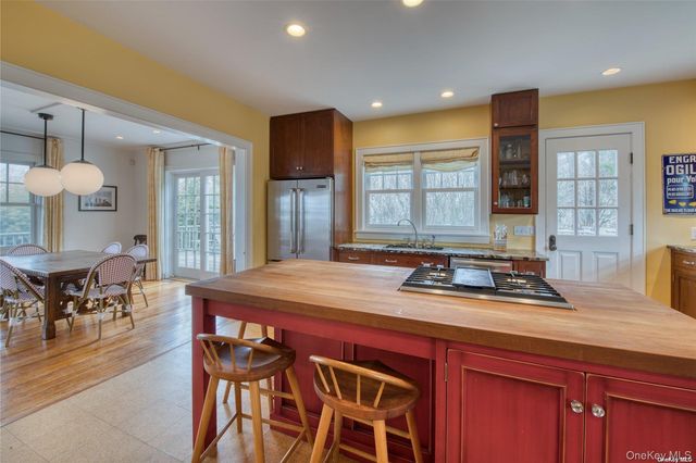 2100 Youngs Road, Orient, NY 11957
