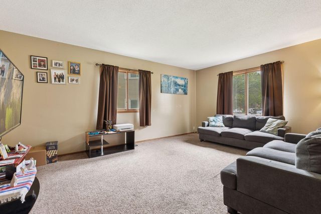 501 Shadyside Circle, Hopkins, MN 55343