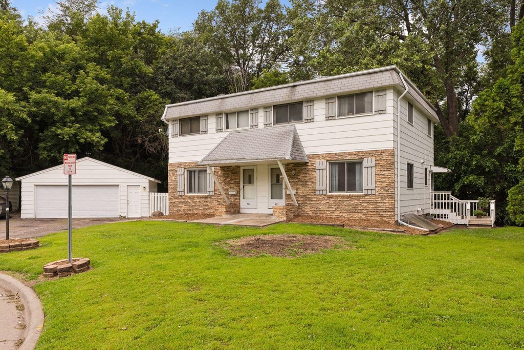 501 Shadyside Circle, Hopkins, MN 55343
