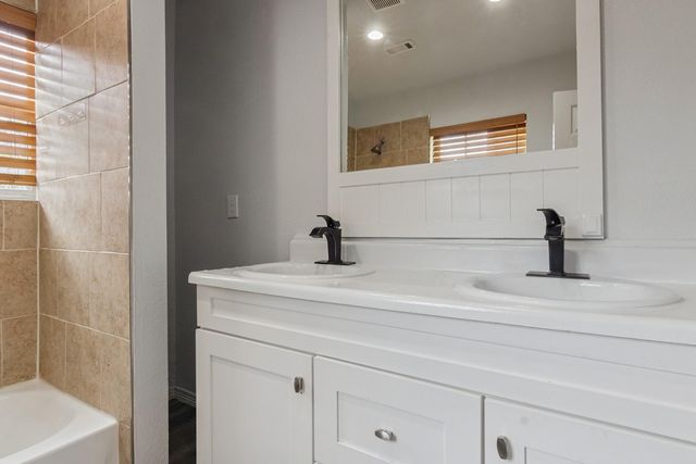 4505 Cochran Street, Houston, TX 77009