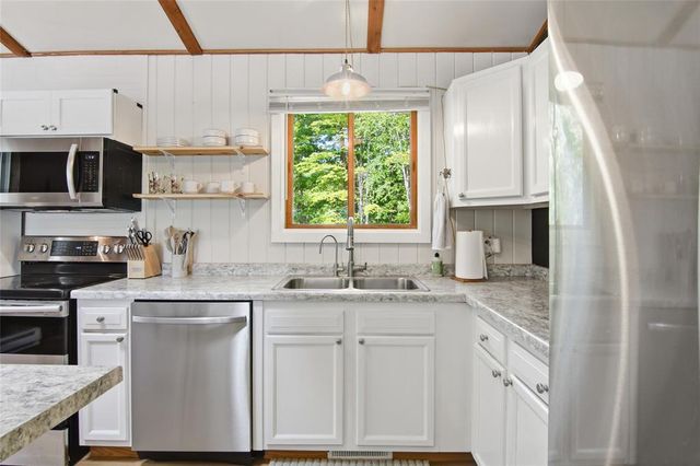 9826 Raven Lane, Hayward, WI 54843