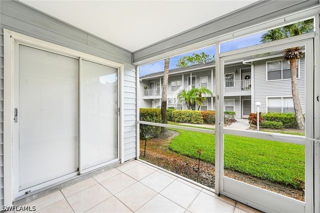 1933 Courtyard WAY D-103, Naples, FL 34112