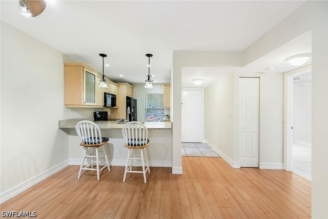 1933 Courtyard WAY D-103, Naples, FL 34112