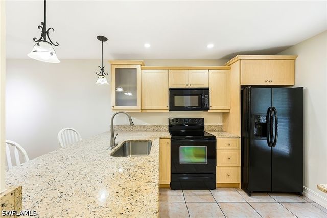 1933 Courtyard WAY D-103, Naples, FL 34112
