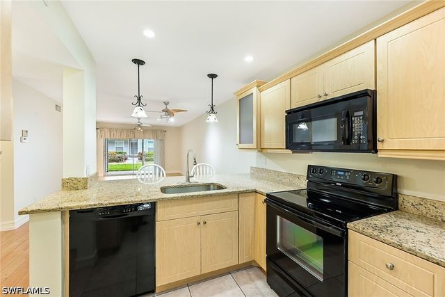 1933 Courtyard WAY D-103, Naples, FL 34112