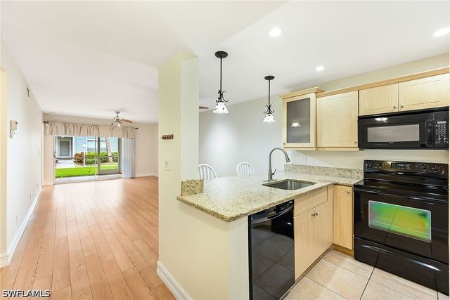 1933 Courtyard WAY D-103, Naples, FL 34112