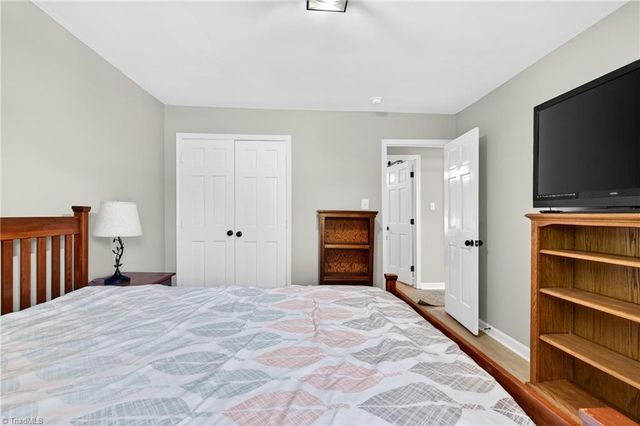 7 Holly Crest Court, Greensboro, NC 27410