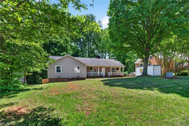 7 Holly Crest Court, Greensboro, NC 27410
