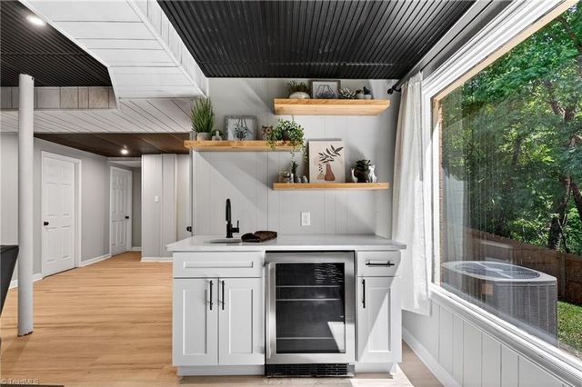 7 Holly Crest Court, Greensboro, NC 27410