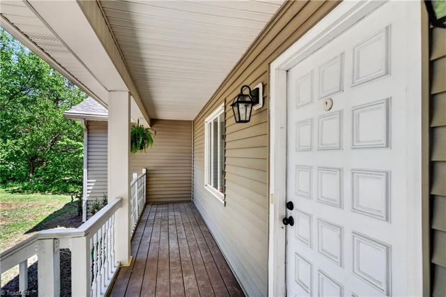 7 Holly Crest Court, Greensboro, NC 27410