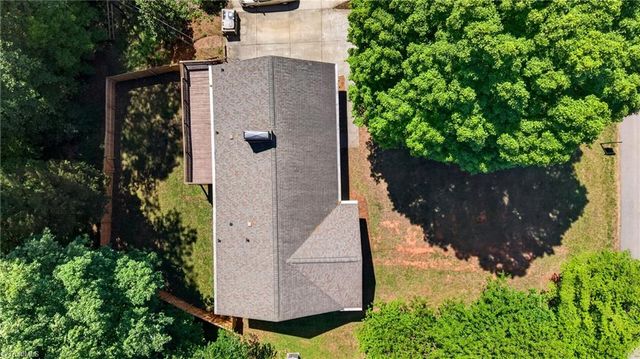 7 Holly Crest Court, Greensboro, NC 27410