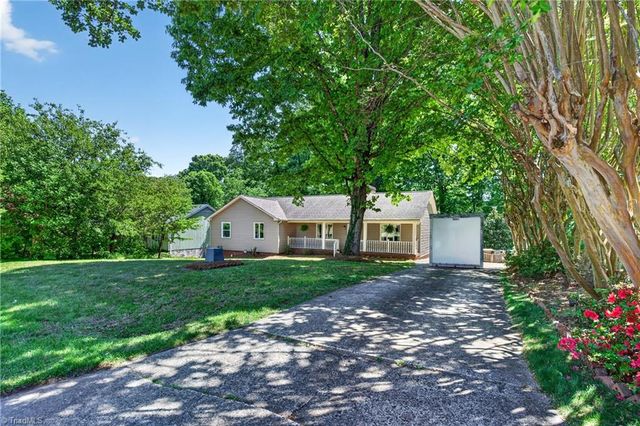 7 Holly Crest Court, Greensboro, NC 27410