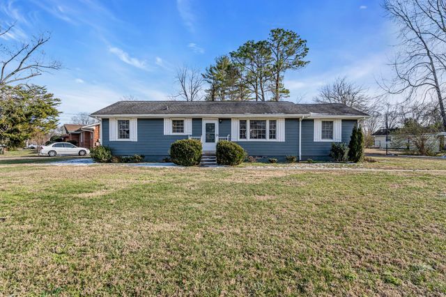 1015 Glenwood Dr, Murfreesboro, TN 37129