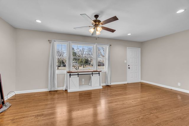 1015 Glenwood Dr, Murfreesboro, TN 37129