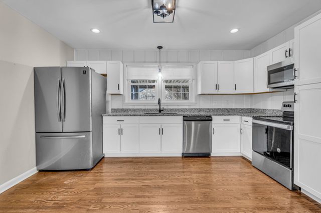 1015 Glenwood Dr, Murfreesboro, TN 37129