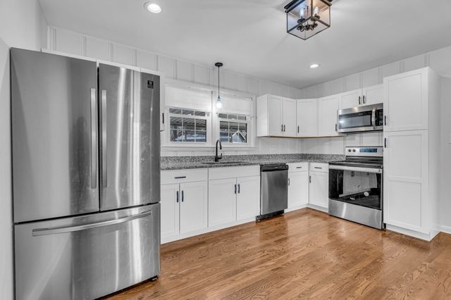 1015 Glenwood Dr, Murfreesboro, TN 37129