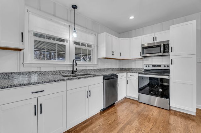 1015 Glenwood Dr, Murfreesboro, TN 37129