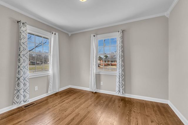 1015 Glenwood Dr, Murfreesboro, TN 37129