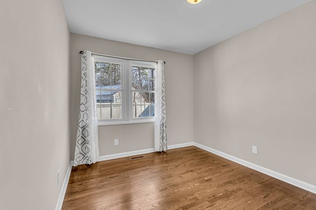 1015 Glenwood Dr, Murfreesboro, TN 37129